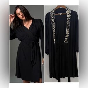 Soma Soft Floral Embroidered Knee Length Tie Front Robe Black Size L / XL